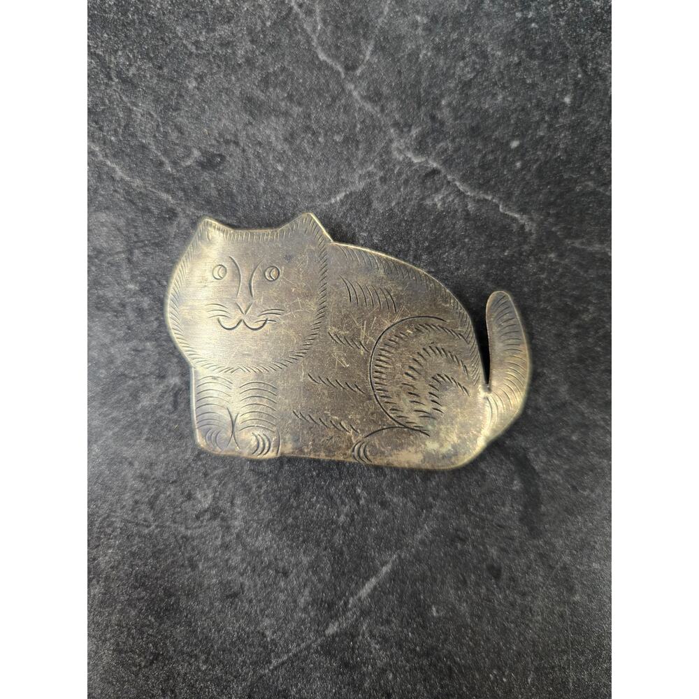 Unbranded Vintage Brass Etched Sitting Cat Whimsical Animal Brooch Pin OS